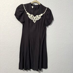 Jessica McClintock Girls Vintage Navy Puff Short Sleeve Lace Dress